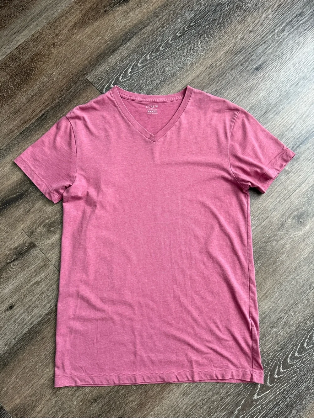 J. Crew Men's V-Neck Tee in Dusty Rose Size S
